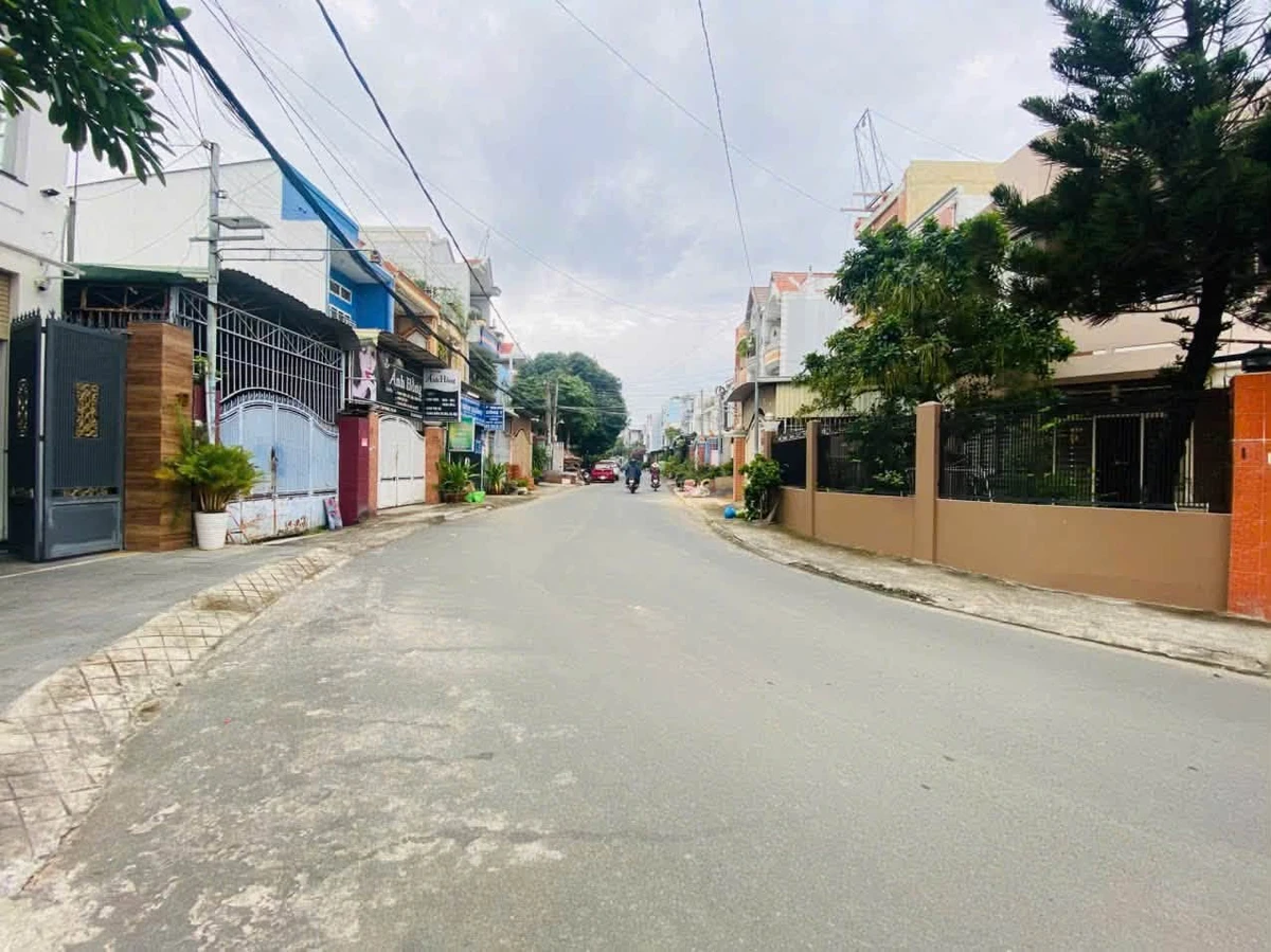 Bán nhà sân oto 100m2 Tân Phong Bình Tân 4 tỷ 800 - Ảnh thu nhỏ 3