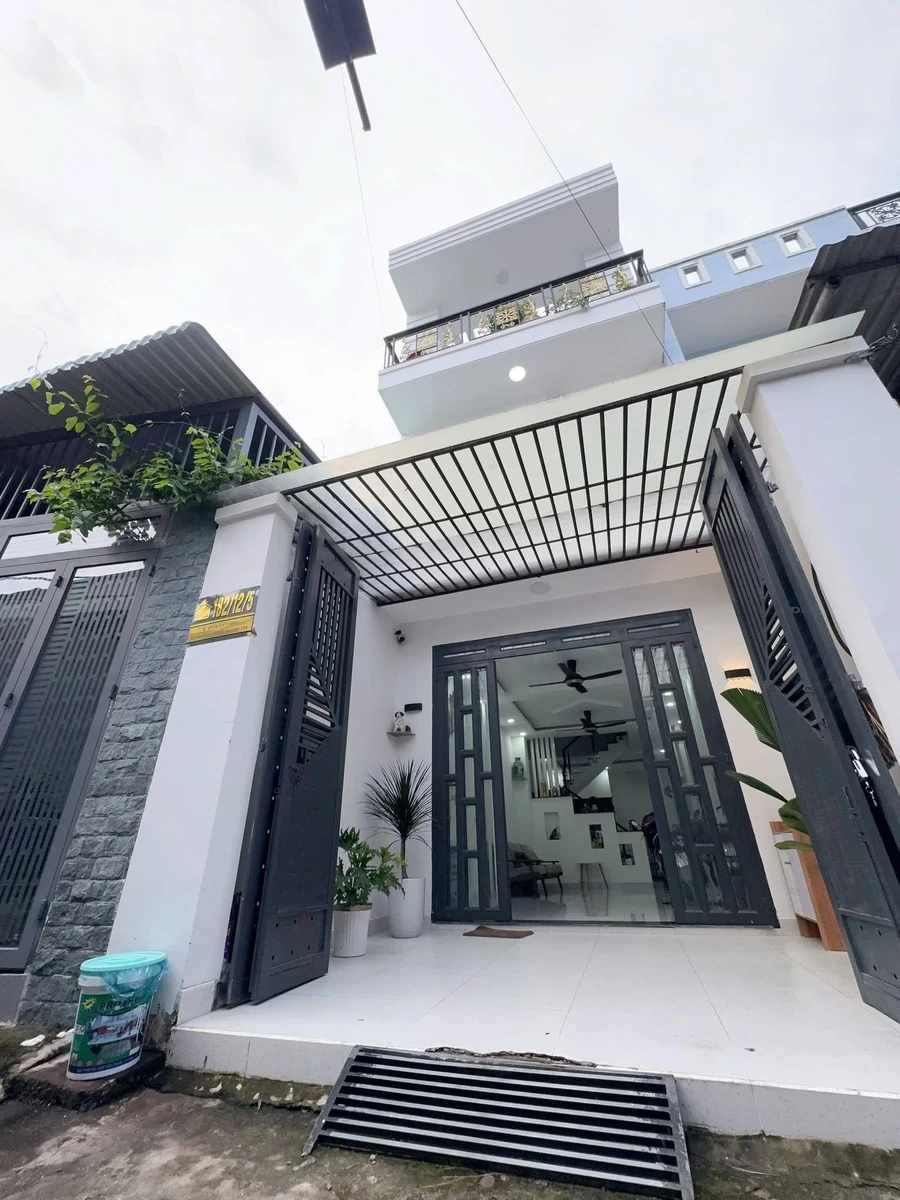 Bán nhà 1 trệt 2 lầu 3PN hẻm xe hơi đường Hồ Văn Long, Bình Tân giá 5 tỷ - Ảnh thu nhỏ 3