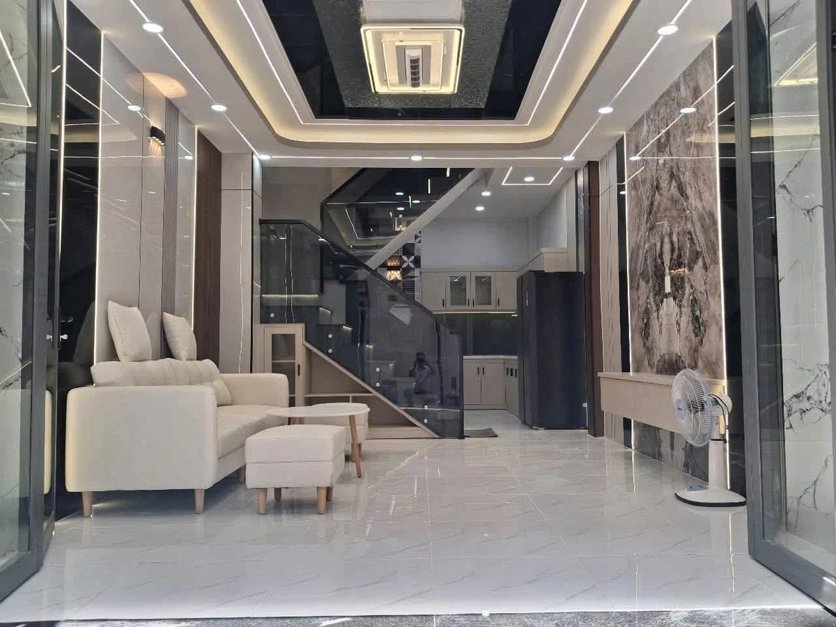 Bán nhà 4x9m 2PN full nội thất đường Trương Phước Phan, Bình Tân giá 4,74 tỷ - Ảnh thu nhỏ 2
