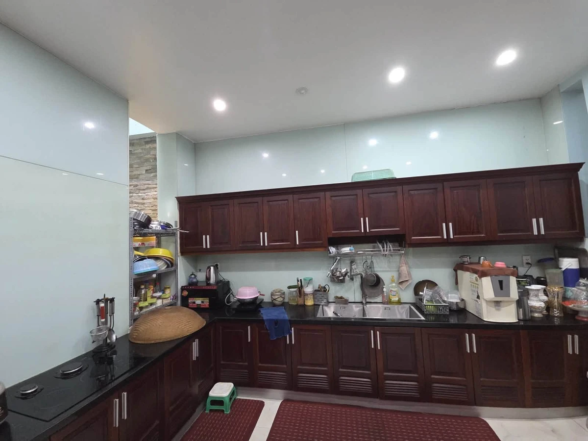 Bán nhà 3 tầng 166m2 đường Lê Văn Chí gần Ngã Tư Thủ Đức giá 13,5 tỷ - Ảnh thu nhỏ 5