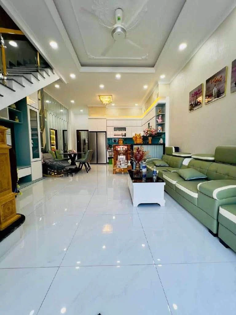 Bán nhà 3 tầng 95.9m² Phạm Ngọc Thạch Thủ Dầu Một - Ảnh thu nhỏ 2