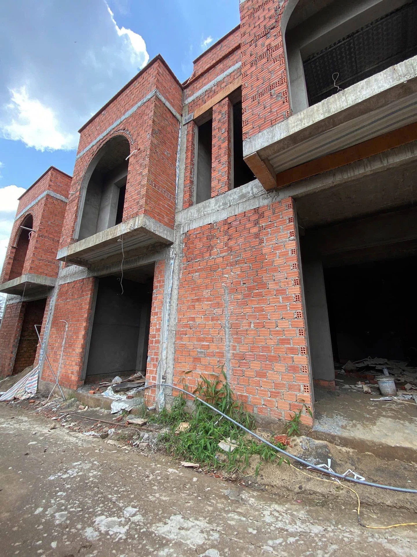 Bán nhà liền kề mới 120m2 Bà Điểm, 2 tỷ 350 - Ảnh 1