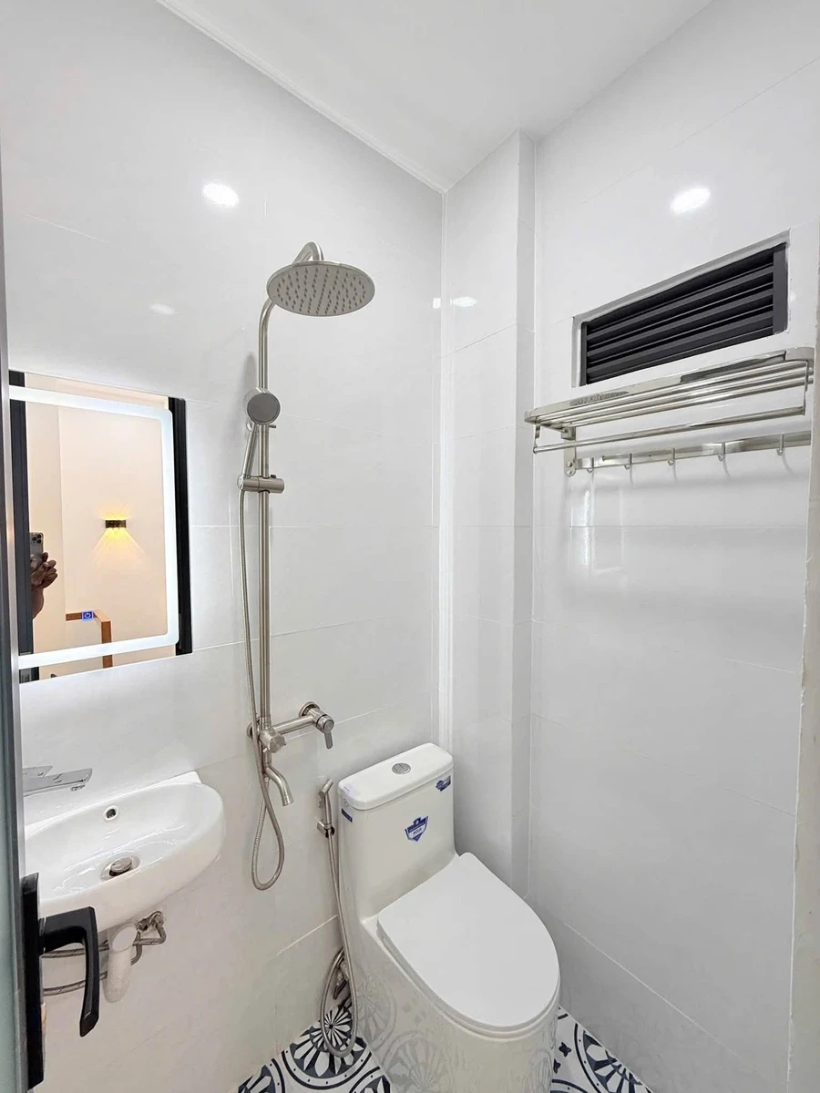 Bán nhà 2 tầng 4,5x6m, 2PN 2WC đường Trần Khắc Chân, Quận 1 giá 3,999 tỷ - Ảnh thu nhỏ 2