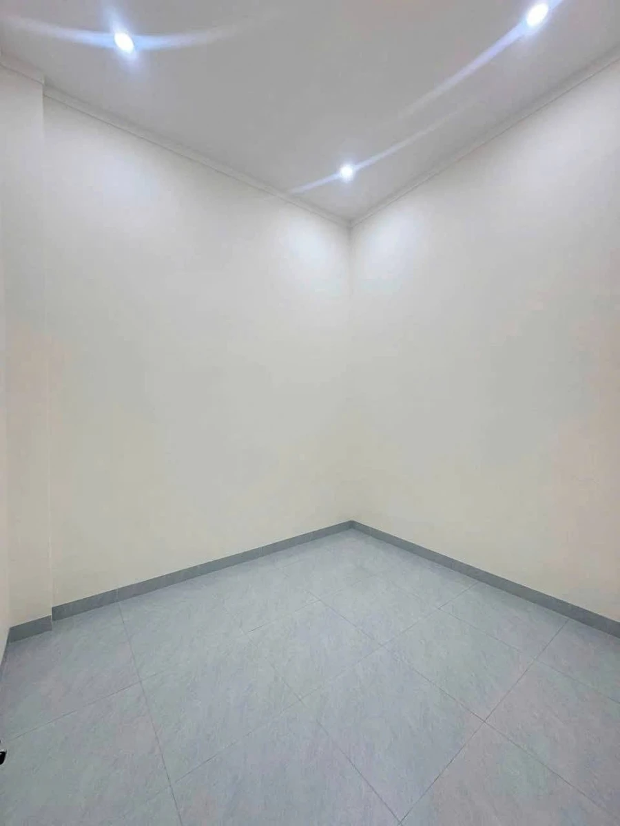 Bán nhà hẻm 32 Ngô Quyền 4x23m, 2 phòng ngủ, sân ô tô, giá 880 triệu, gần chợ Long Hải - Ảnh thu nhỏ 5