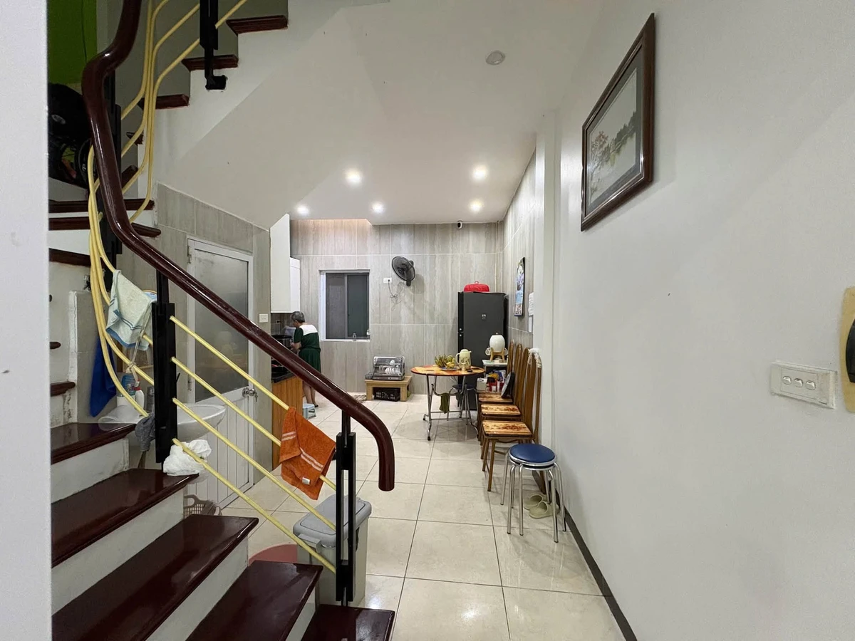 Cho thuê nhà riêng 4 tầng 192m2 Quan Nhân Thanh Xuân - Ảnh thu nhỏ 3