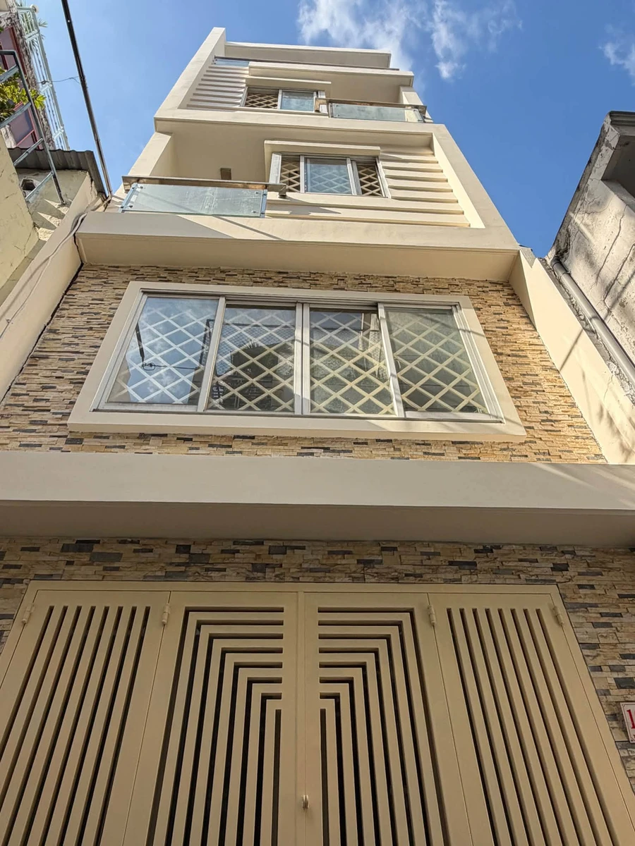 Cho thuê nhà nguyên căn 2PN, 32m2, Trần Khắc Chân, Quận 1 - Ảnh 1