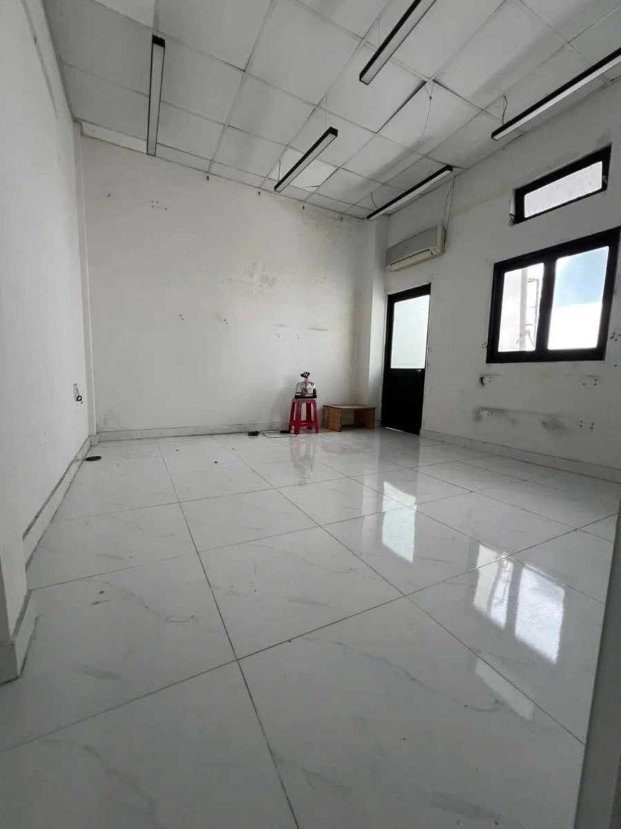 Cho thuê nhà nguyên căn 68m² 3 phòng ngủ mặt tiền Hoàng Hoa Thám - Ảnh thu nhỏ 2