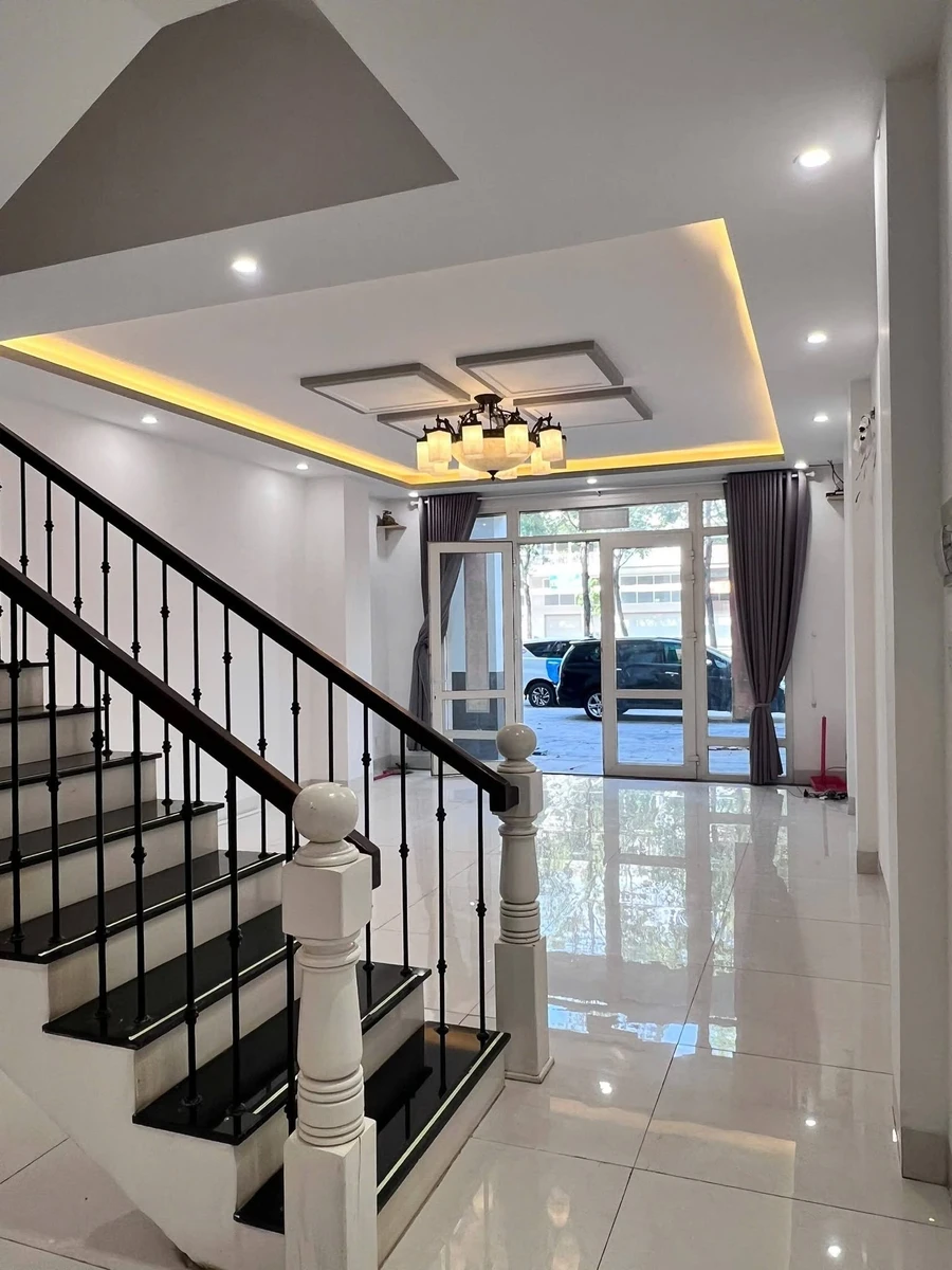 Nhà mặt tiền 5 tầng cho thuê 30 triệu/tháng, 105 m2 Bình Dương - Ảnh thu nhỏ 2