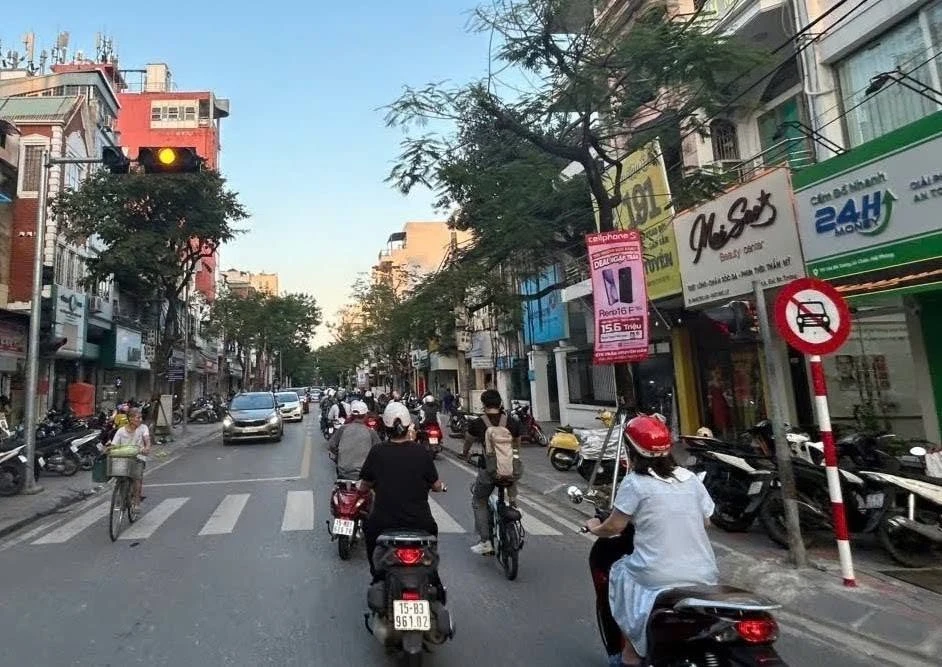 Bán nhà phố Hai Bà Trưng 90m, 6 tầng thang máy 11,8 tỷ - Ảnh 1