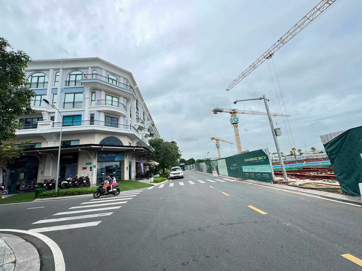 Bán nhà góc KDT Vạn Phúc 252m2, 77 tỷ, Thủ Đức - Ảnh 1