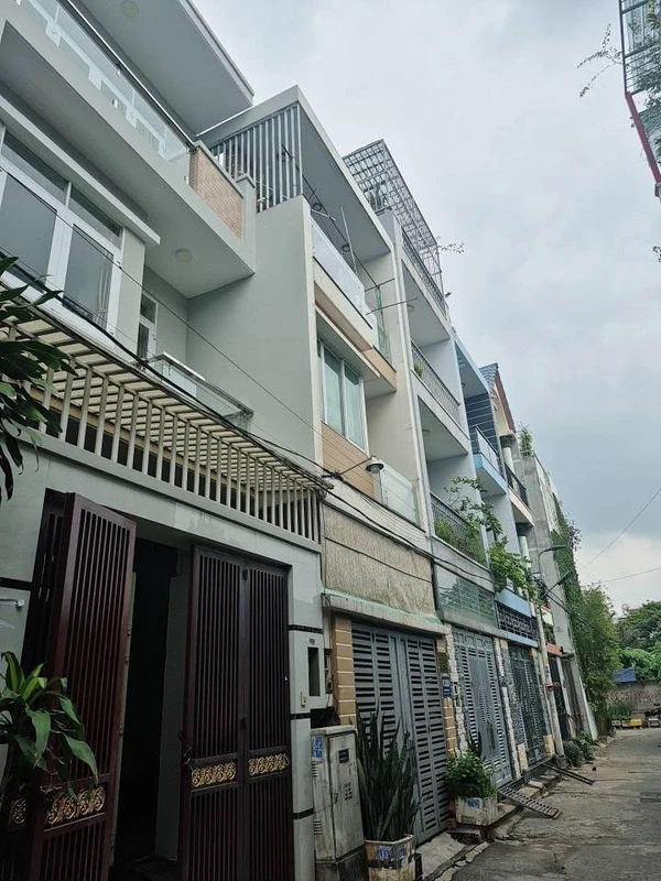 Bán nhà 3 tầng 3PN 55m2 hơn 4 tỷ Tân Bình