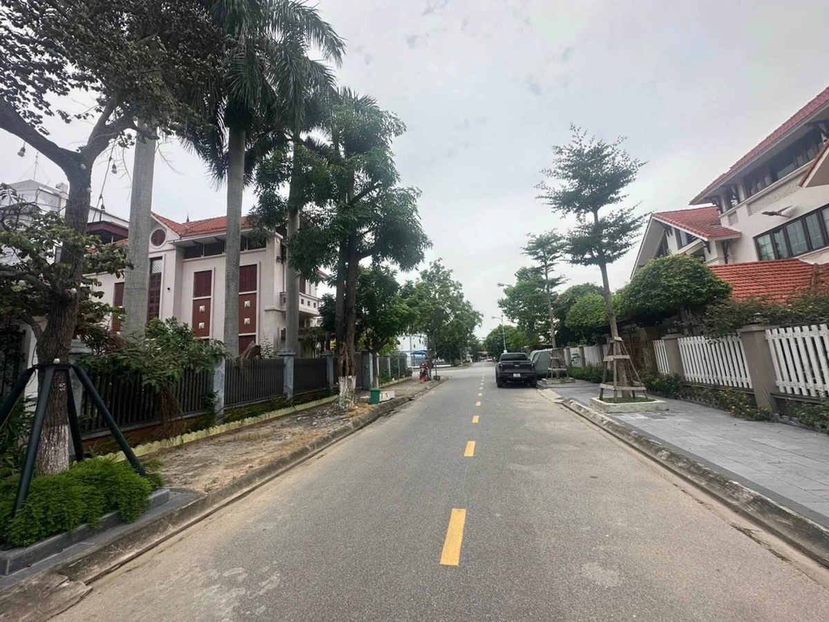 Bán biệt thự 4 tầng 200m² Anh Dũng, Quận 7 - Ảnh thu nhỏ 2