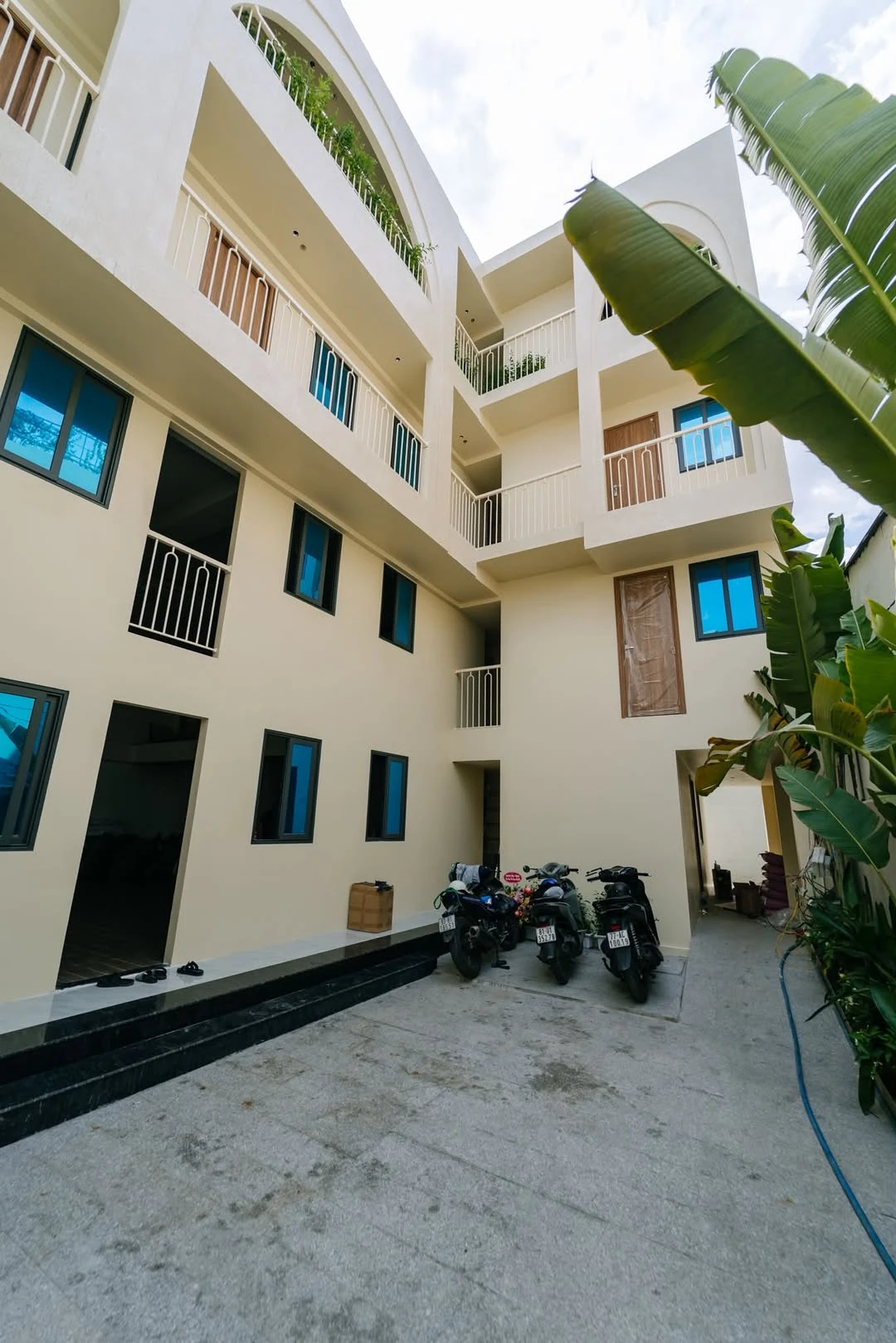 Bán nhà CHDV 8 phòng + mặt bằng 67m2, Hai Bà Trưng, Quận 3, giá 15 tỷ - Ảnh 1