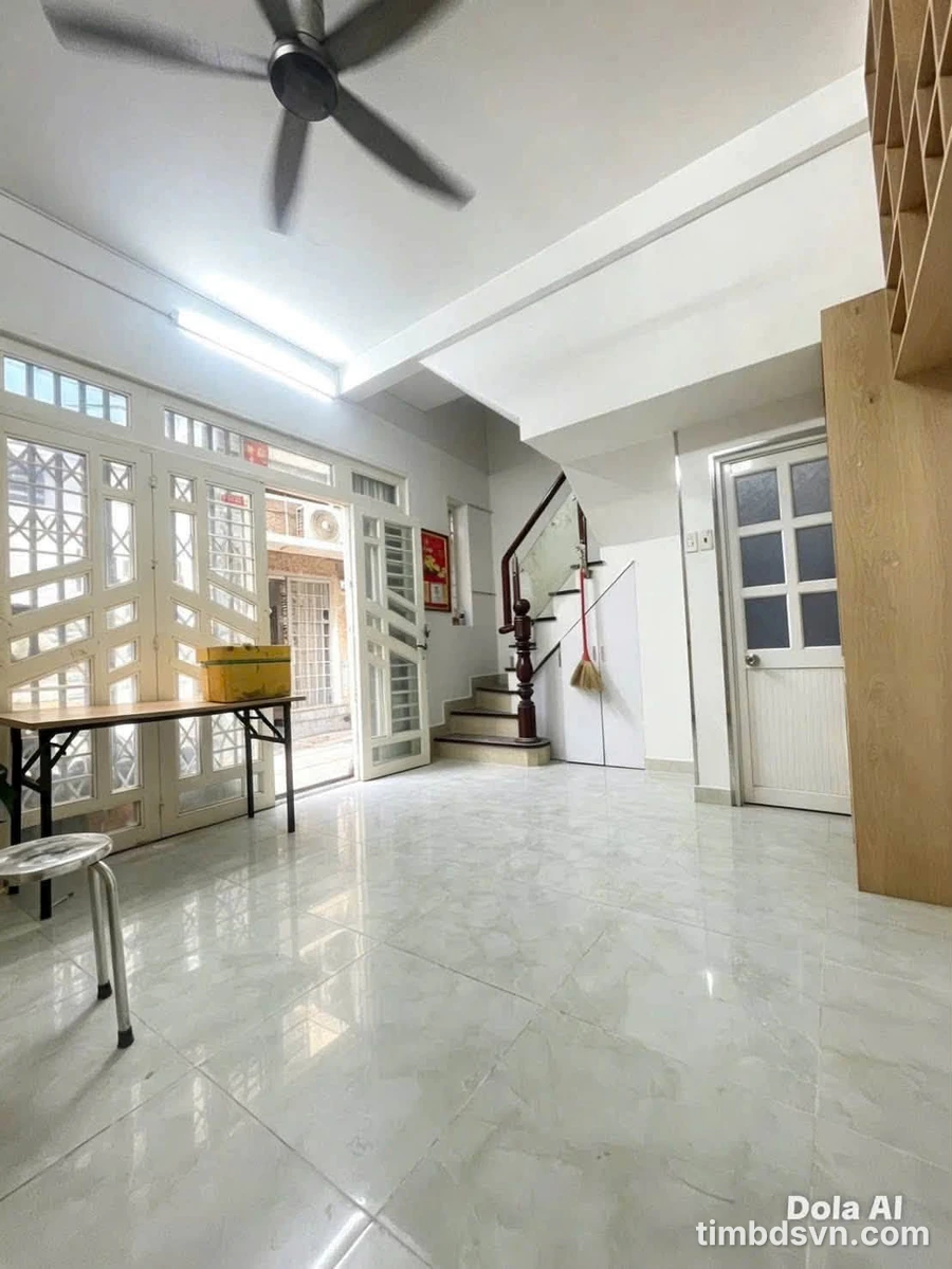 Cho thuê nhà nguyên căn 4 tầng 2PN, 23m² Tân Định, 14tr/tháng - Ảnh 1
