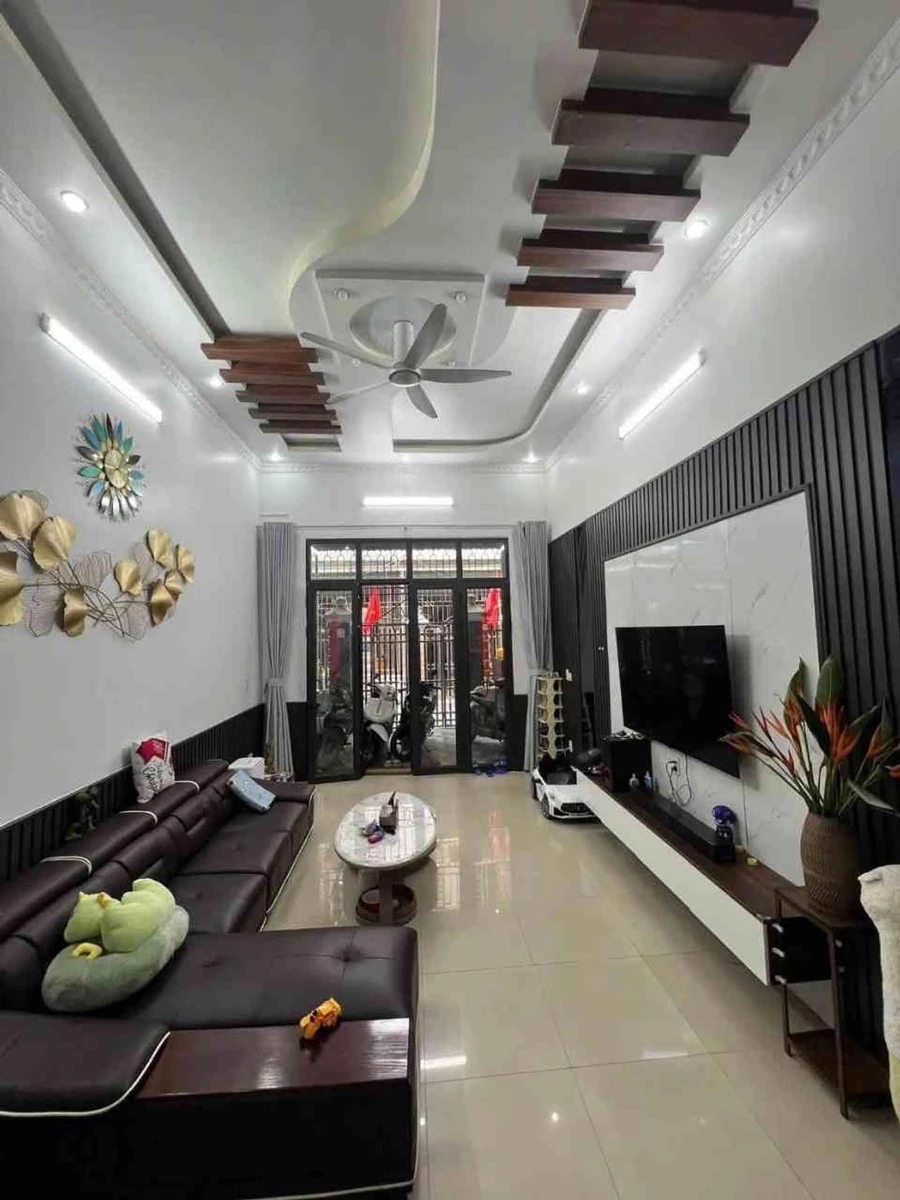 Bán nhà 4 tầng 72m2 gần Văn Cao hơn 3 tỷ - Ảnh 1