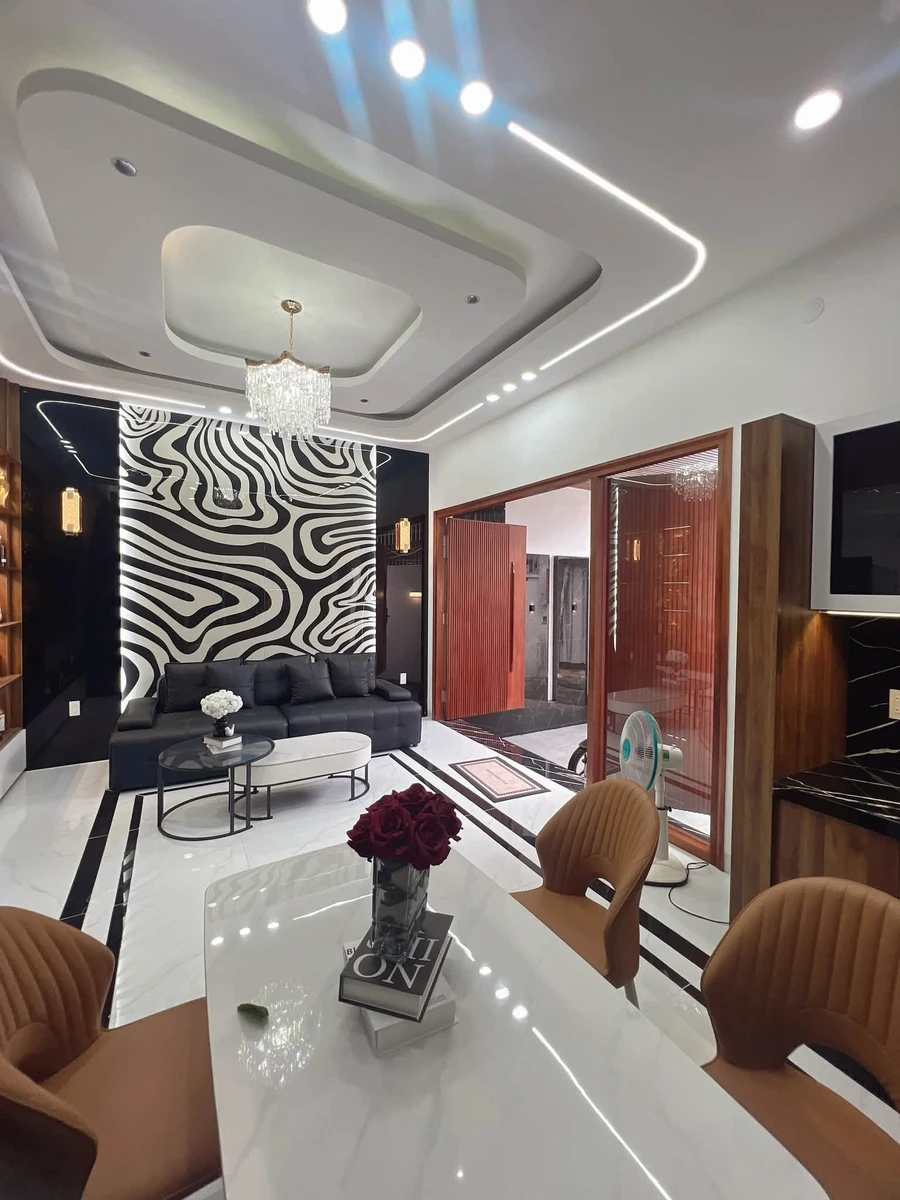 Bán nhà 2PN, 50m², gần Tòa PH, Nha Trang, 3 tỷ 390 - Ảnh 1
