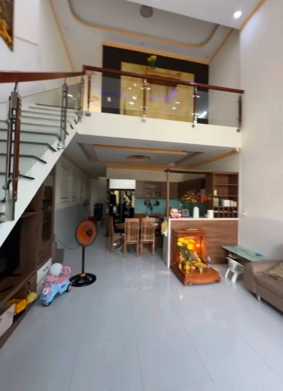 Bán nhà gác lửng sổ riêng 5x20m gần chợ Quang Thắng, Trảng Dài, giá 2,68 tỷ
