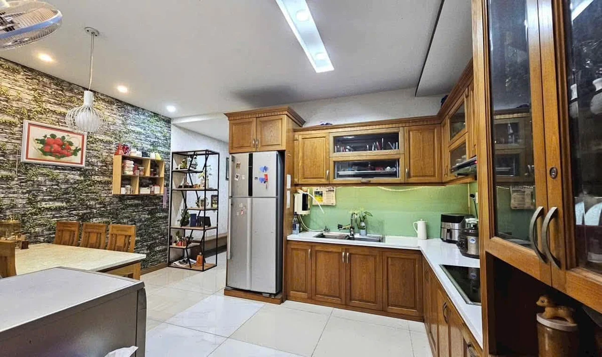 Bán nhà compound Lucky Dragon 95m² 1 trệt 2 lầu 4PN, Đỗ Xuân Hợp, Phước Long - 13,4 tỷ - Ảnh thu nhỏ 2
