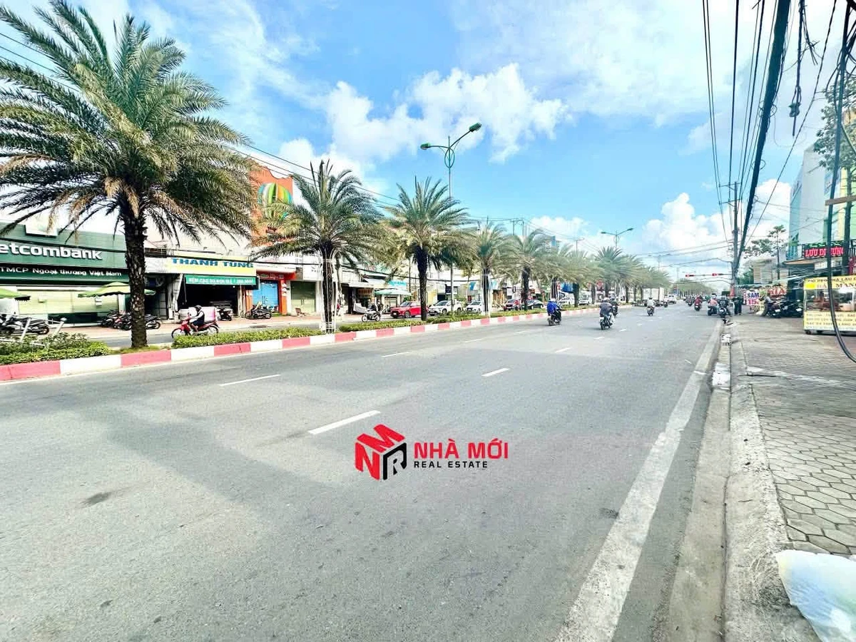 Bán nhà mặt tiền Nguyễn Tất Thành Cà Mau 4PN 100m2 - Ảnh 1