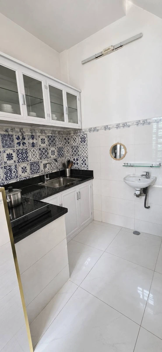 Bán nhà hẻm 3 tầng đúc 2PN, 60m² sử dụng, đường Trường Sa, Bình Thạnh, giá 4,3 tỷ - Ảnh thu nhỏ 3