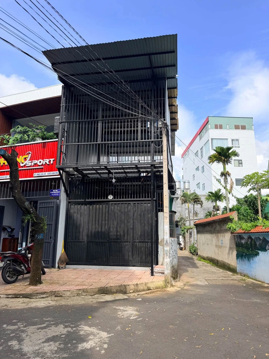 Bán đất tặng nhà tiền chế hai mặt tiền Bùi Thị Xuân Quận 1 - Ảnh 1