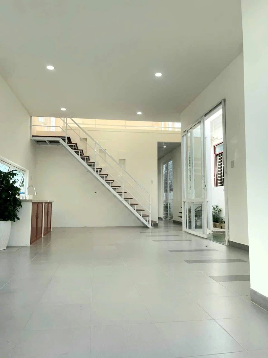 Bán nhà 3PN 155,6m2 đường Xóm Chiếu, Phường Tây Nha Trang, giá 4,95 tỷ - Ảnh thu nhỏ 3