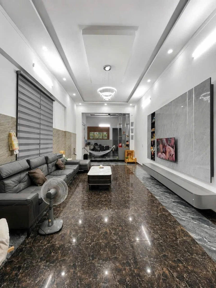 Bán nhà mái thái góc 2 mặt tiền 280m² Thủ Đức 2,35 tỷ - Ảnh thu nhỏ 3