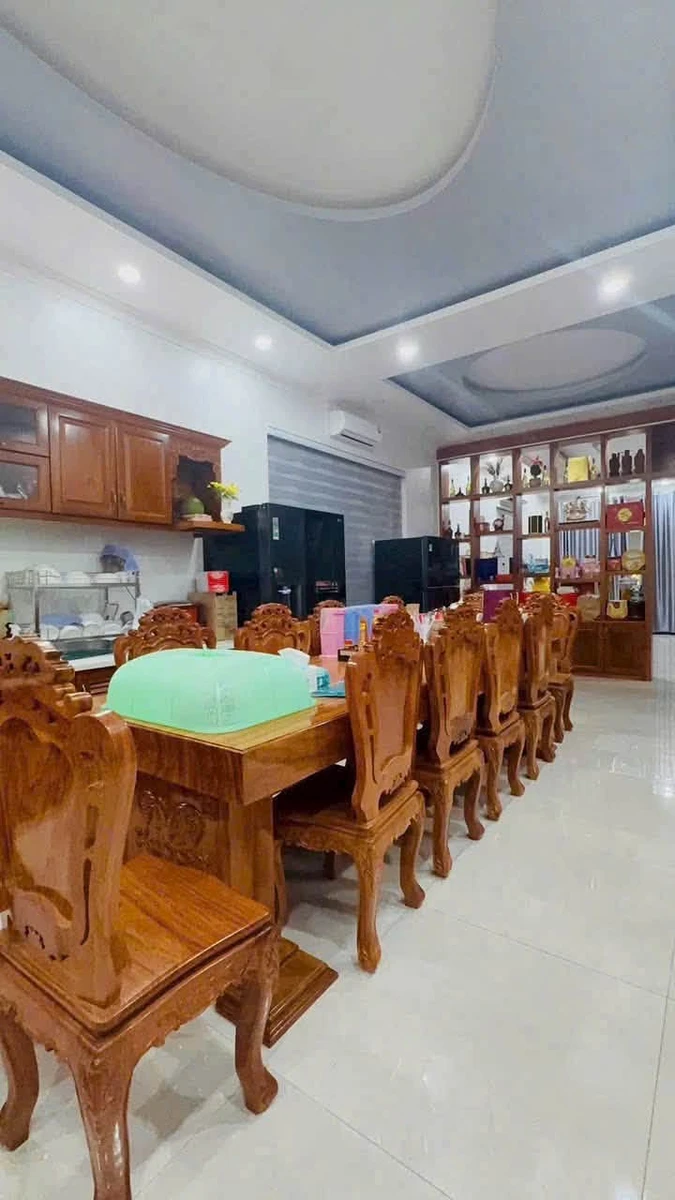 Bán nhà 4 phòng ngủ 216m² đường 7 Nam An Hòa Bình Chánh - Ảnh thu nhỏ 2
