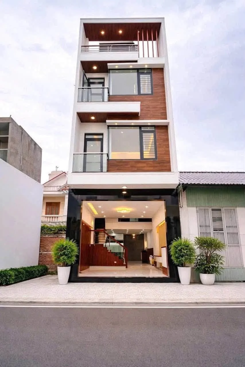 Bán nhà mặt tiền 50m2 3 tầng full nội thất Quy Nhơn 3 tỷ - Ảnh 1