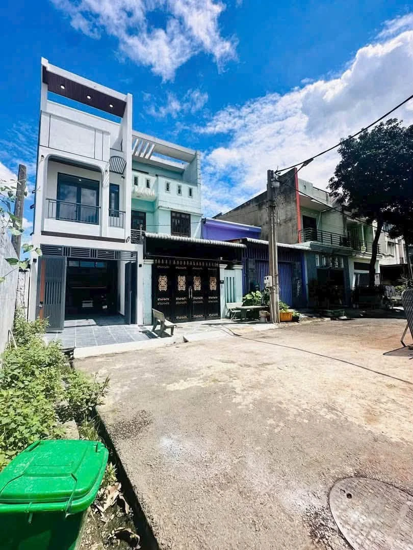 Bán nhà 1 trệt 2 lầu, 4PN, 220m², Phú Lợi - 4.19 tỷ - Ảnh thu nhỏ 2