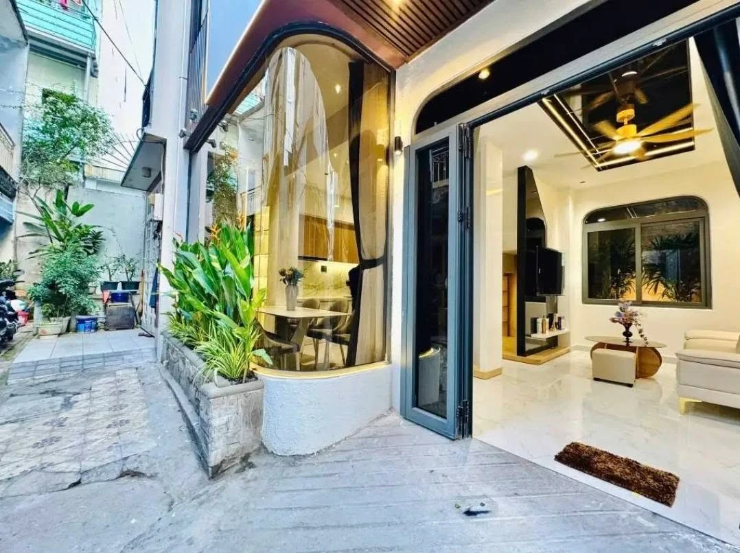 Bán nhà 4 tầng thiết kế hiện đại 36m² Phú Nhuận 6.95 tỷ - Ảnh 1