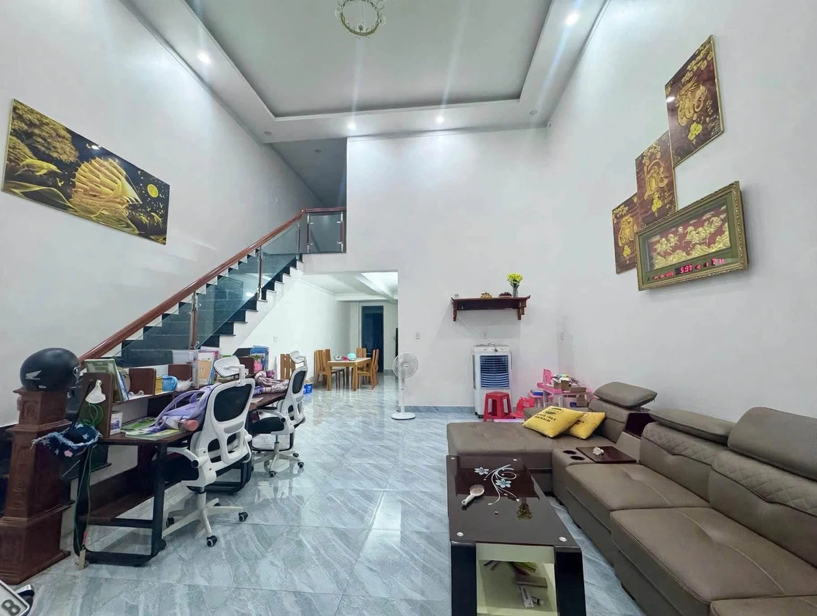 Nhà gác lửng 3 phòng ngủ, 180m², 1,65 tỷ tại Tân Xuân - Ảnh 1
