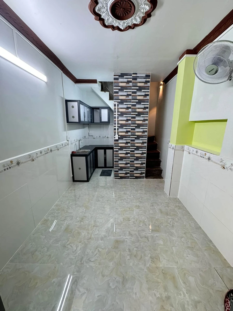 Bán nhà Bình Đông Q8, 2PN 2WC, 13.5m², 2 tỷ 230 - Ảnh 1