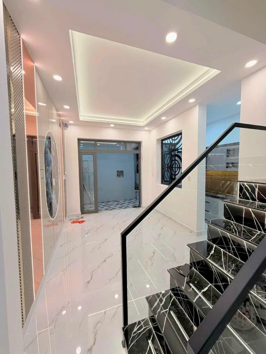 Bán nhà mới 1 trệt 1 lầu 52m2 3PN Quận 4, giá 4,89 tỷ - Ảnh thu nhỏ 3