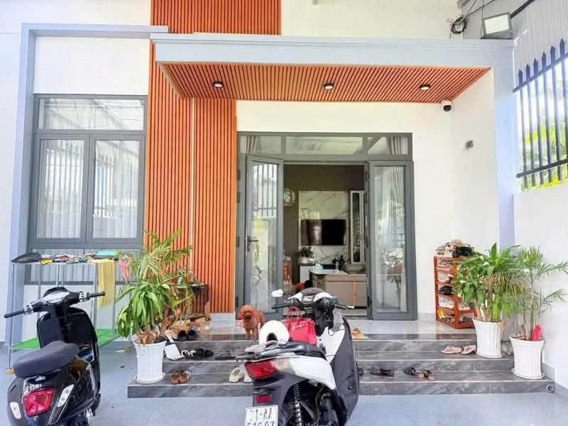 Bán nhà 3 phòng ngủ, 185m2 tại Bến Tre, 1 tỷ 990 triệu - Ảnh 1