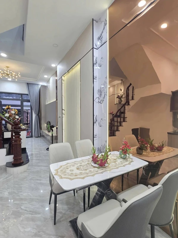 Bán nhà 4 phòng ngủ 94m2 hẻm Nguyễn Thị Minh Khai, Phú Hòa, Thủ Dầu Một