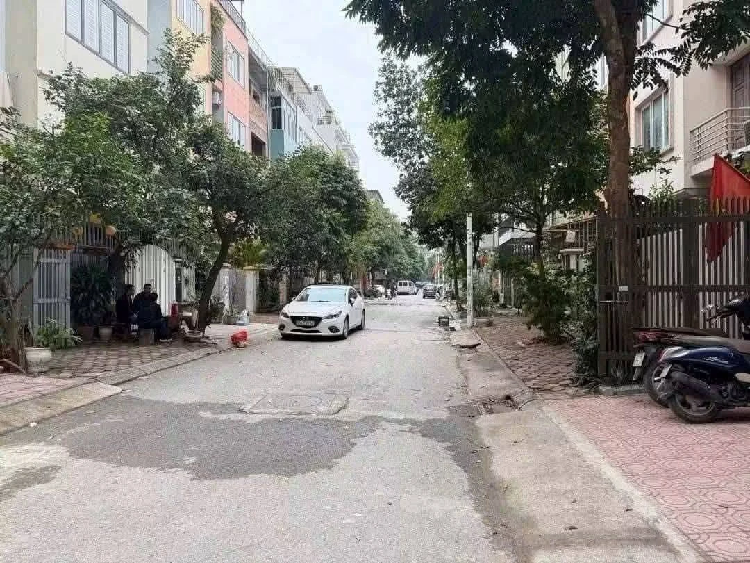 Bán liền kề Văn Khê 83m2, 5 tầng MT 5m, nội thất - Ảnh 1