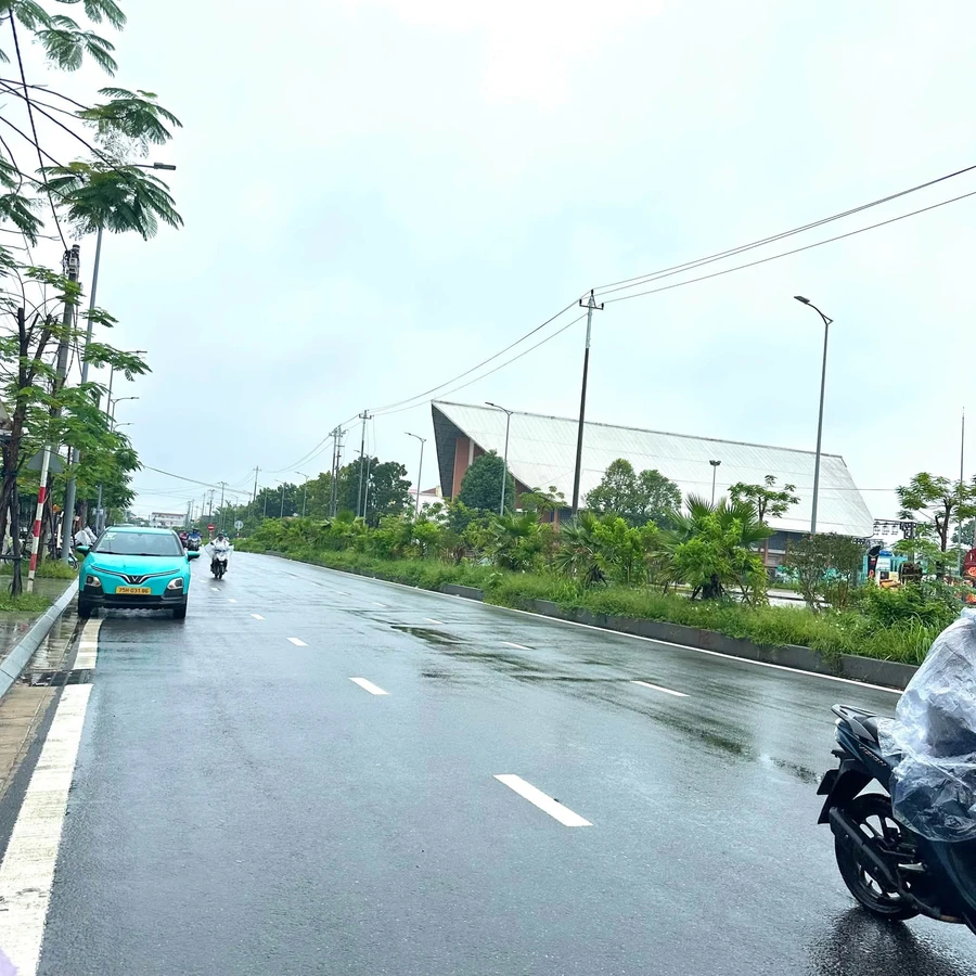 Bán nhà mặt tiền đường Phạm Văn Đồng, TP Huế, 250m2, đang cho thuê 30 triệu/tháng - Ảnh thu nhỏ 4