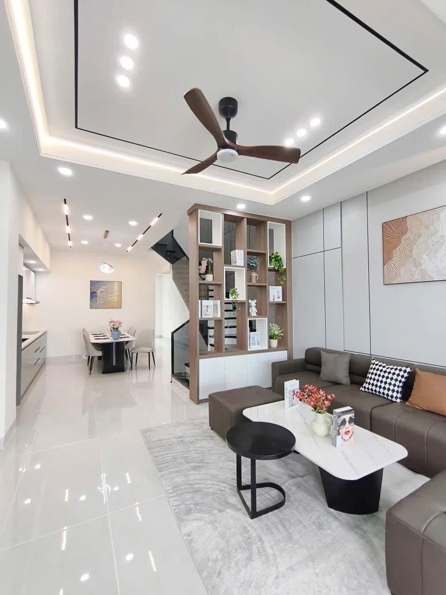 Bán nhà 3 phòng ngủ 105m² full nội thất Long Khánh 2,3 tỷ - Ảnh 1
