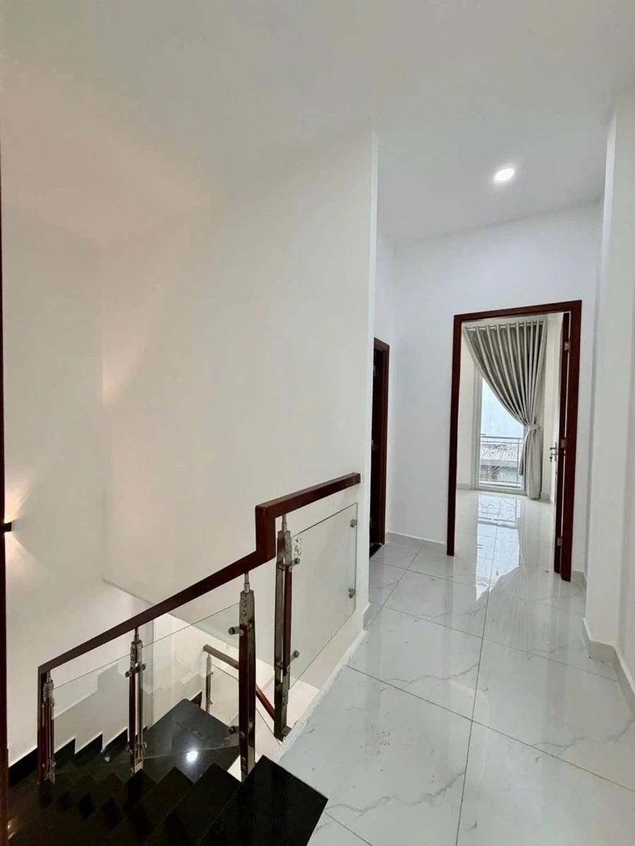 Nhà 2 tầng 3PN 46m2 gần Bến Xe Miền Đông, hơn 6 tỷ - Ảnh thu nhỏ 2