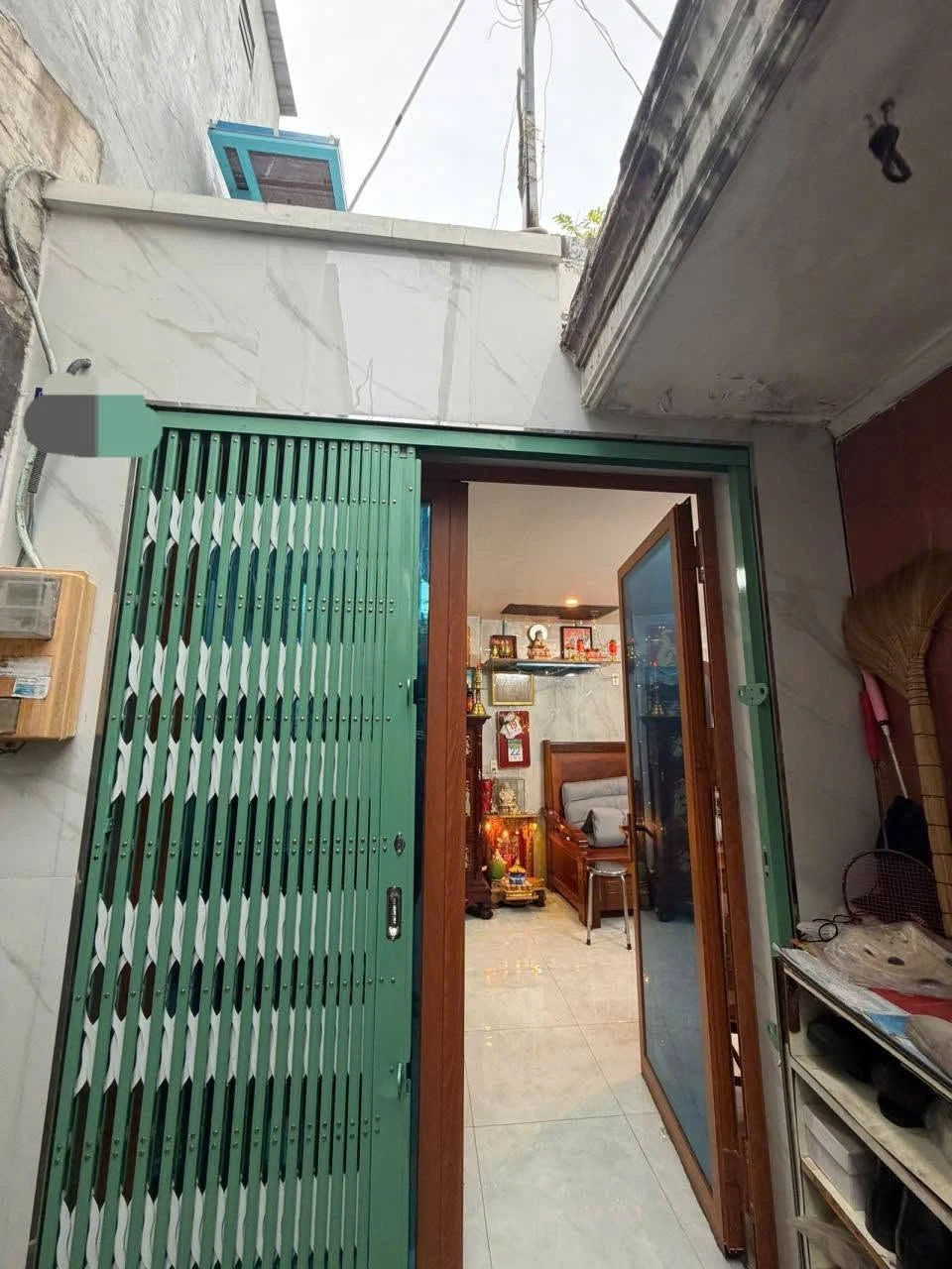 Bán nhà 2 tầng 2 PN 4x8m 32m² sổ hồng riêng đường Bông Sao, Quận 8 - Ảnh 1