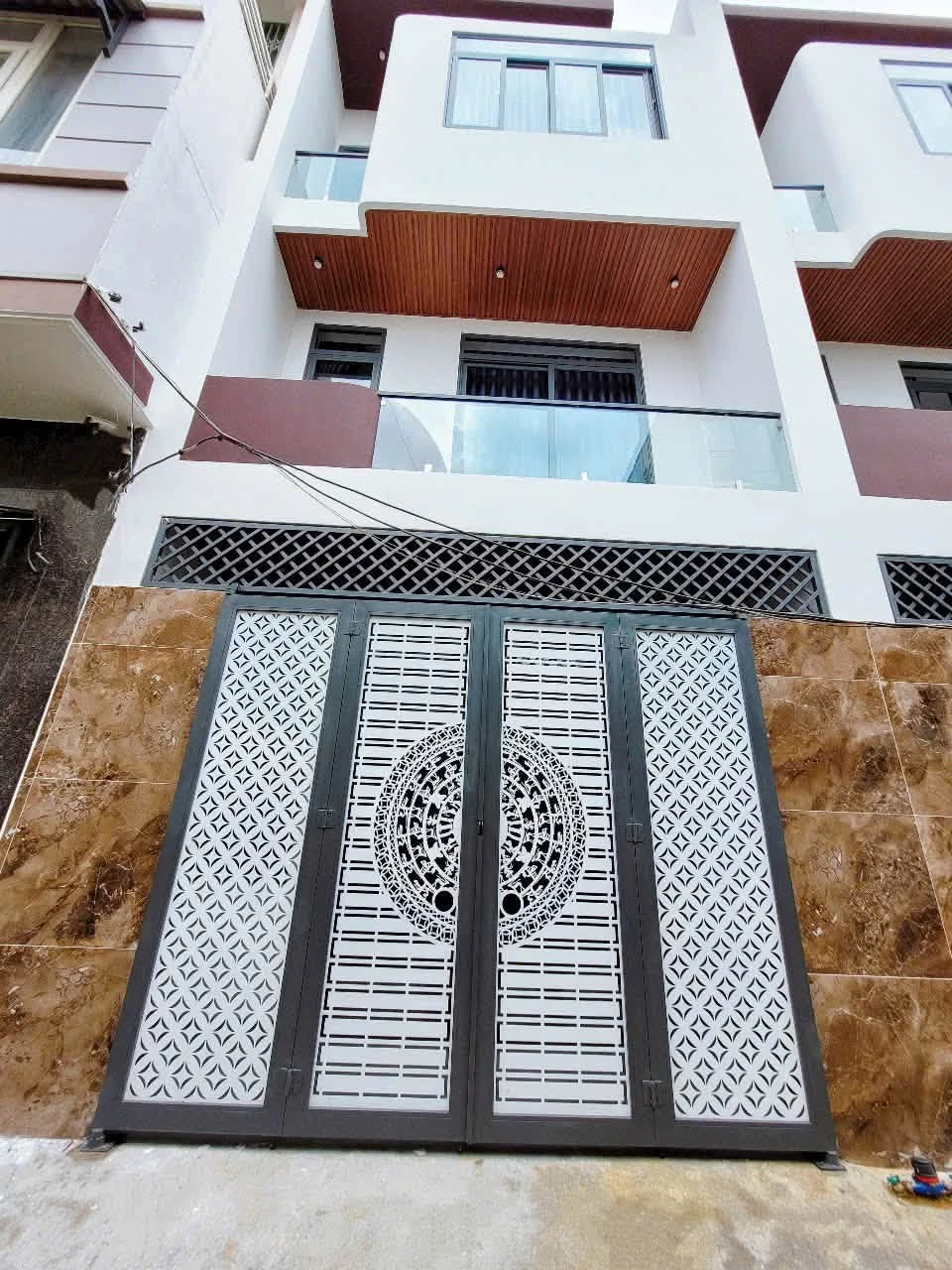 Bán nhà 3 phòng ngủ 170m² Nam Quốc Cang, Quận 1 - Ảnh 1