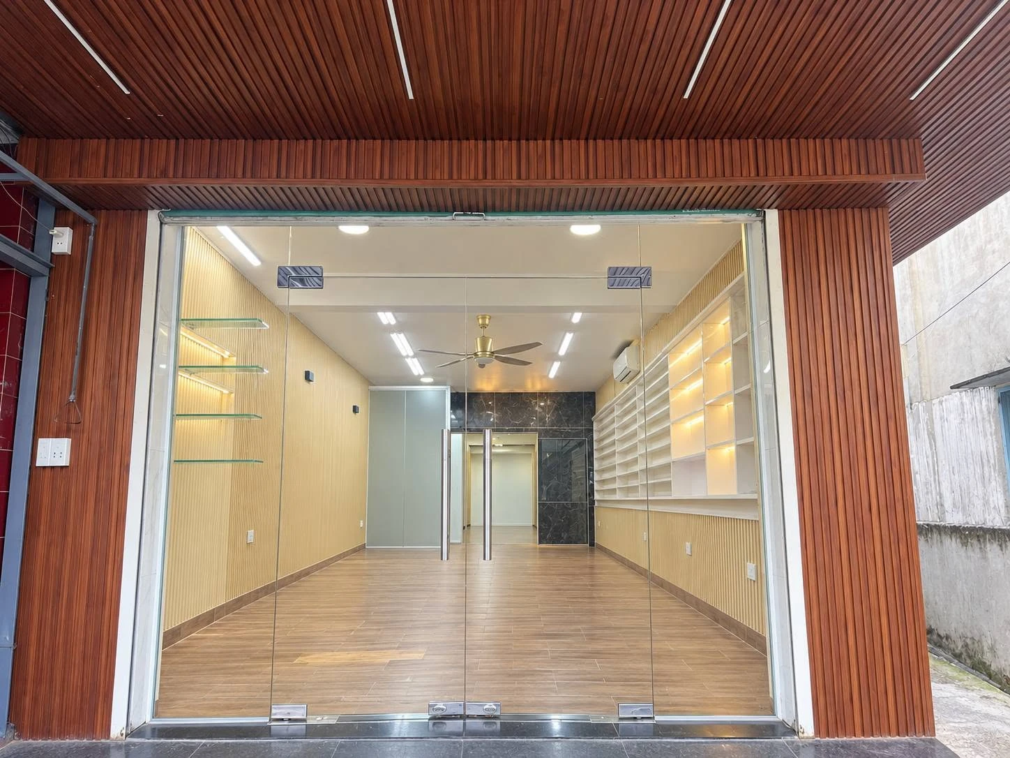 Bán nhà mặt tiền 64m² 2 tầng Linh Xuân giá 4,7 tỷ - Ảnh 1