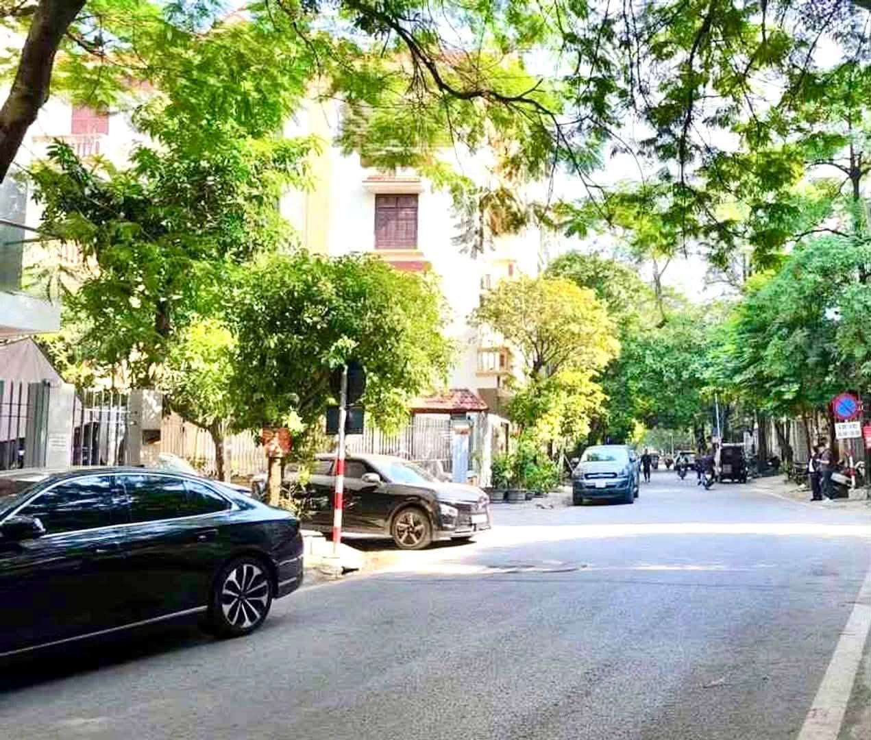 Bán nhà mặt phố Văn Quán 80m² 6 tầng thang máy - Ảnh 1