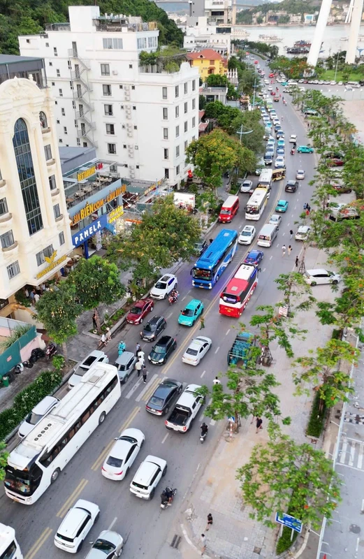 Bán đất mặt tiền Hạ Long Bãi Cháy 300m2