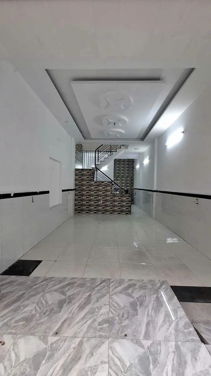 Nhà 2 tầng hẻm sạch đẹp 4x12m Quận 12 giá 3,9 tỷ - Ảnh thu nhỏ 3