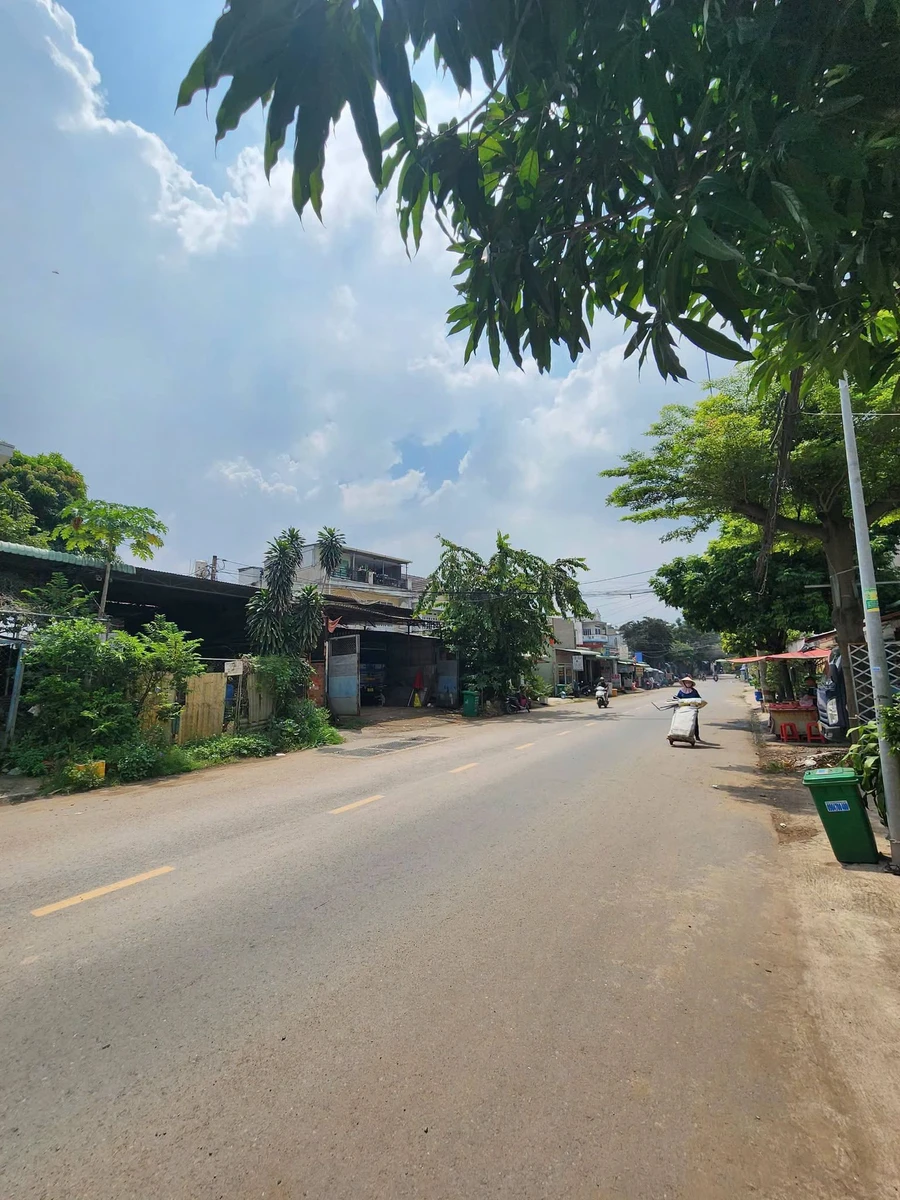 Bán nhà 1 trệt 2 lầu 112m² mặt tiền Châu Văn Lồng, Bình Dương - Ảnh thu nhỏ 2