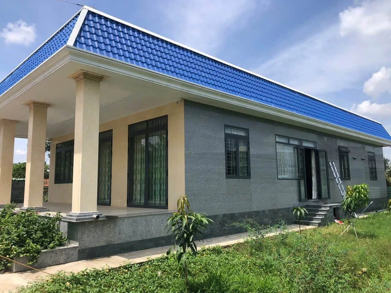Bán nhà sân vườn 1095m2 mặt tiền đường nhựa Bến Lức Long An