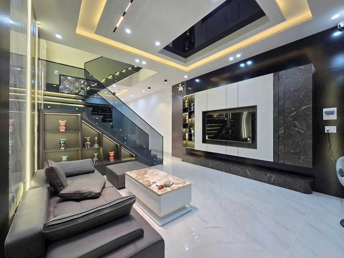 Bán nhà 3 tầng sân vườn 123m² Tôn Đản, Quận 10, giá 4 tỷ 950 triệu - Ảnh thu nhỏ 5