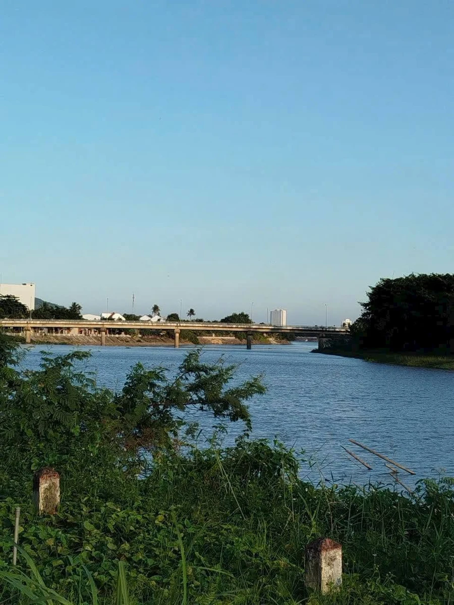 Bán đất 2 mặt tiền view sông Bắc Nha Trang 661 m2 giá 10,4 tỷ - Ảnh thu nhỏ 2